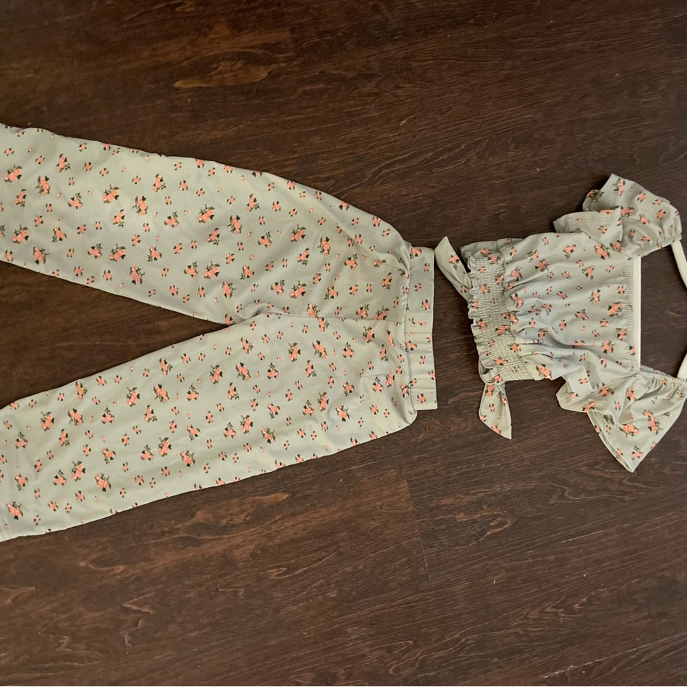 Two Piece Floral Set - Picture 2 of 2